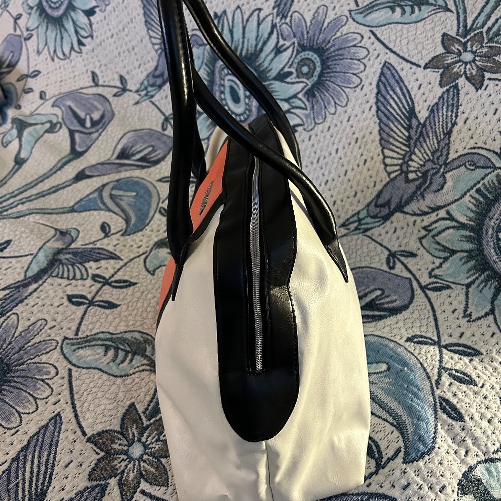 Keneth Cole Tote - Picture 2 of 5
